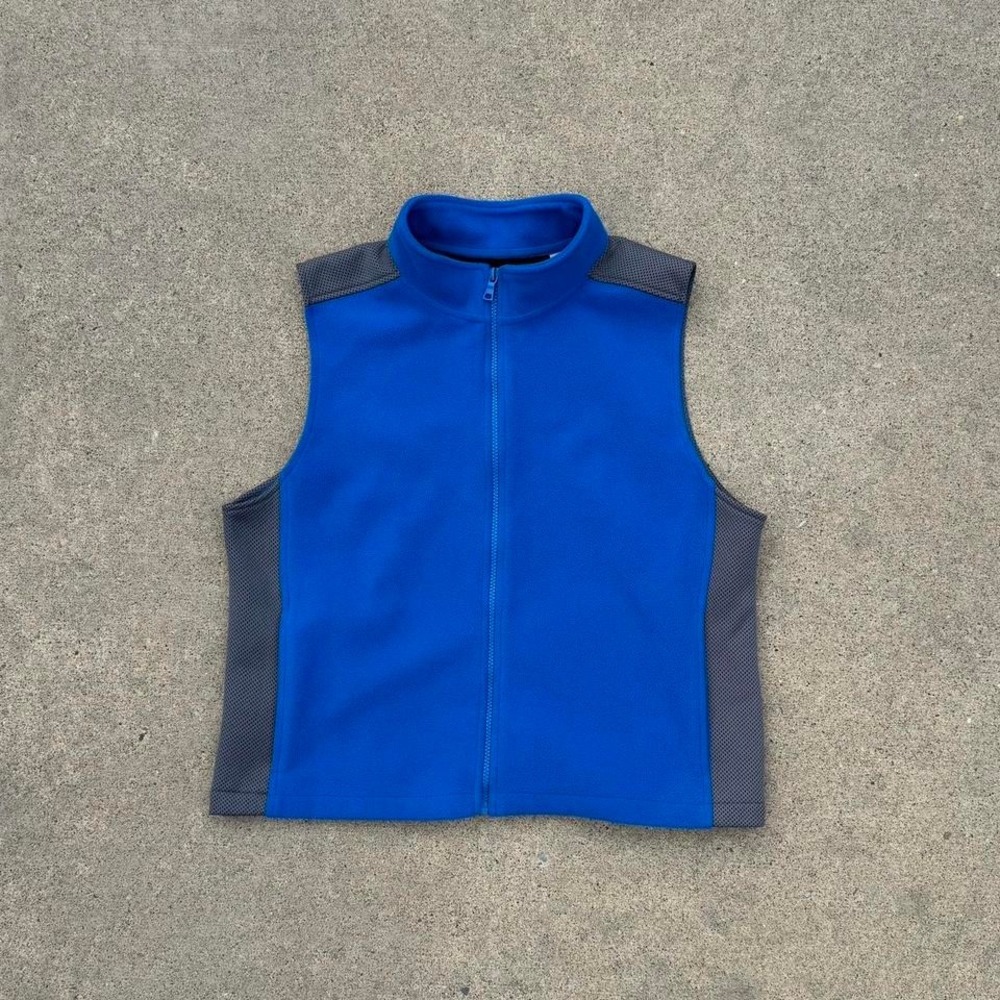 TWO TONE FLEECE VEST